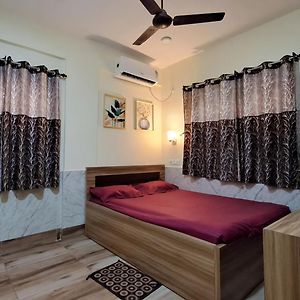 Deluxe Double Room Shower